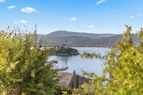 Maria Blick Lake View Apartments