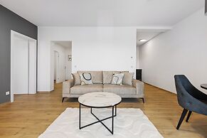 Maria Blick Lake View Apartments