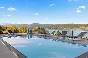 Maria Blick Lake View Apartments