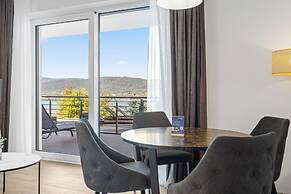 Maria Blick Lake View Apartments