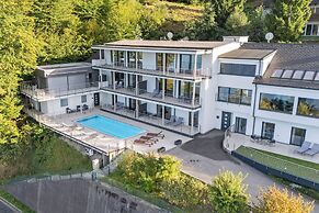 Maria Blick Lake View Apartments
