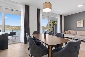 Maria Blick Lake View Apartments
