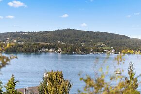 Maria Blick Lake View Apartments