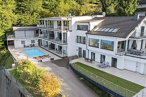 Maria Blick Lake View Apartments