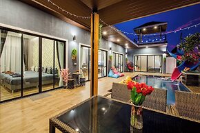 Sky Blue Private Pool Villa, Near Cham Am Beach