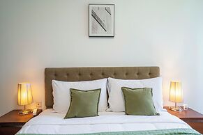 Tyms Premium 3BR 2BA Apt Walk to Metro