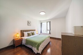 Tyms Premium 3BR 2BA Apt Walk to Metro
