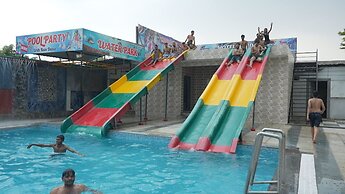 Hotel Holiday Fun Resort