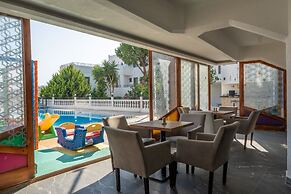 Lidya Suits & Apart Hotel