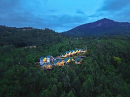 Gardenia Kanthalloor by VOYE HOMES