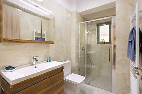 Artemis Sky Suite - Sea Escape With Mountain View