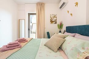 Artemis Sky Suite - Sea Escape With Mountain View