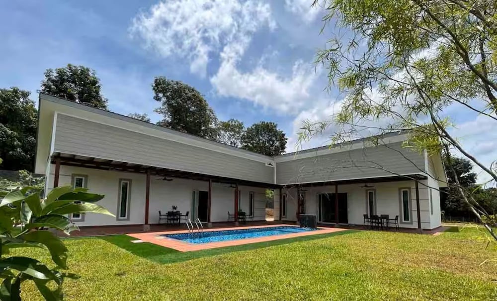 Villa RI Homestay