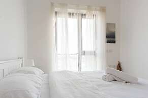 Luxury APT Tower Spectacular Sea View