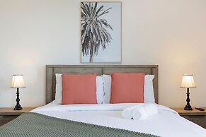 Zen Coastline Pool - Balcony Dining - Seaview