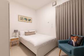 3 BR SeaFront APT Prestigious Tower