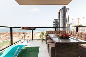 3 BR SeaFront APT Prestigious Tower