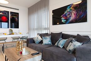 3 BR SeaFront APT Prestigious Tower