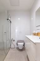 3 BR SeaFront APT Prestigious Tower