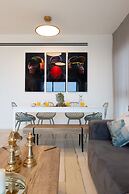 3 BR SeaFront APT Prestigious Tower