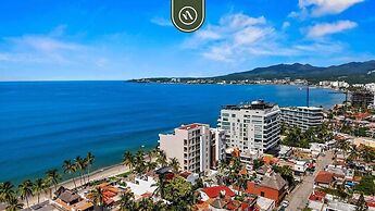 New Stylish 1 BR Condo - Ocean Views - Flex Room