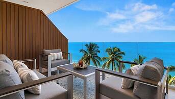 New Stylish 1 BR Condo - Ocean Views - Flex Room