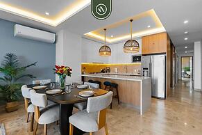 New Stylish 1 BR Condo - Ocean Views - Flex Room