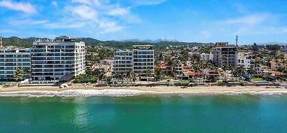 New Stylish 1 BR Condo - Ocean Views - Flex Room