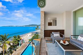 New Stylish 1 BR Condo - Ocean Views - Flex Room
