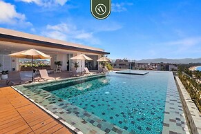 New Stylish 1 BR Condo - Ocean Views - Flex Room