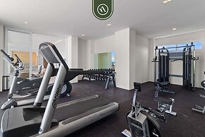 New Stylish 1 BR Condo - Ocean Views - Flex Room
