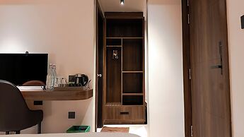 F HOTELS