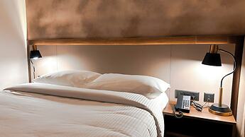 F HOTELS
