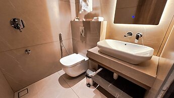 F HOTELS