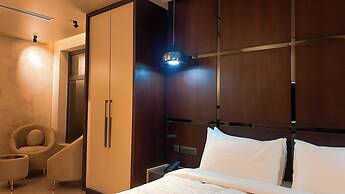 F HOTELS