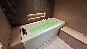 F HOTELS