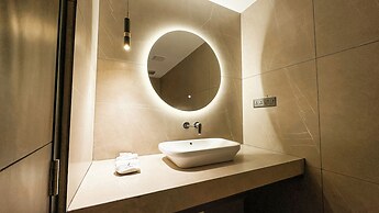F HOTELS