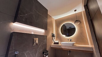 F HOTELS
