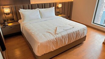 F HOTELS