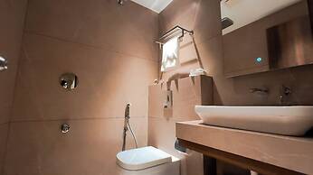 F HOTELS