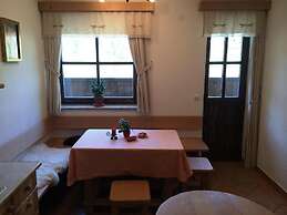 Apartmaji Pod macesnovo streho