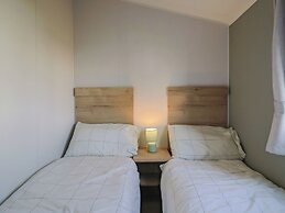 39 Greenlands, Littlesea Holiday Park