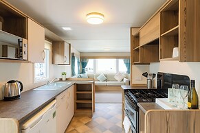 Marton Mere Holiday Village - 18682