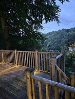 145 Woodside View