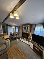 145 Woodside View