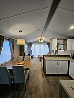 145 Woodside View