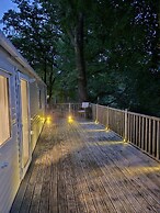 145 Woodside View
