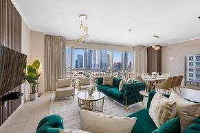 Lavish 3BR Besides Burj Khalifa and Fountain view