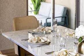 Lavish 3BR Besides Burj Khalifa and Fountain view