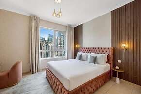 Lavish 3BR Besides Burj Khalifa and Fountain view